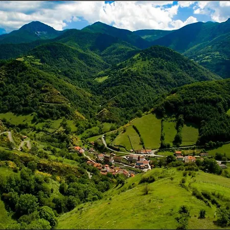Turisticos El Balcon De Llavandes Colombres